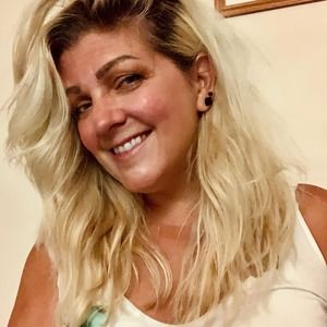 Meet your Posher, Claudine